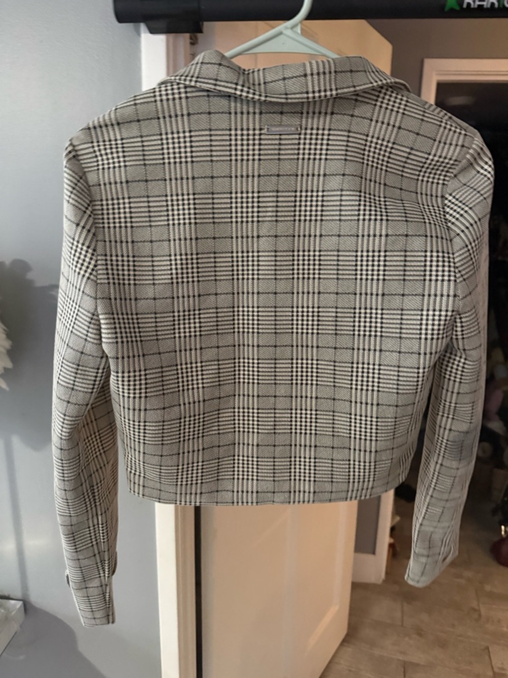 Maniere De Voir Cream & Black Plaid Cropped Blazer - Picture 4 of 7
